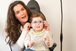 infanteyetestwithparent